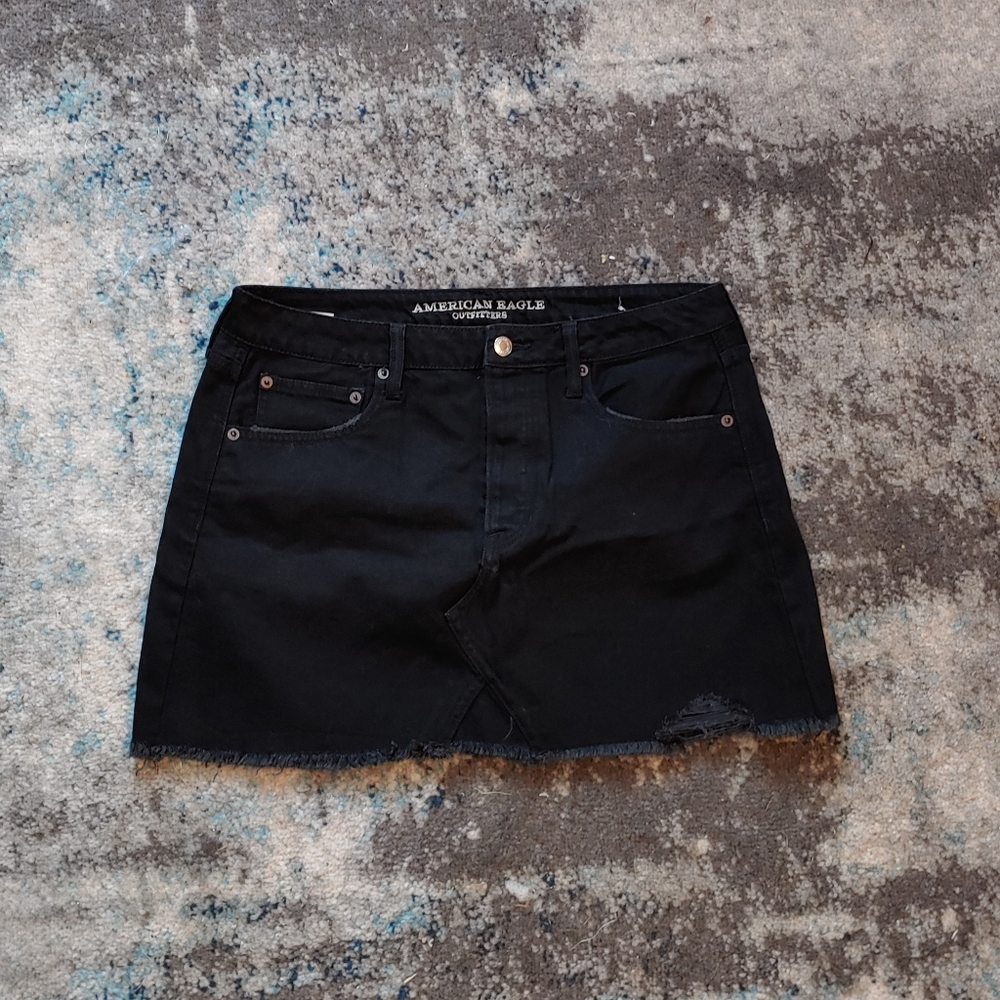 AEO Black Distressed Skirt